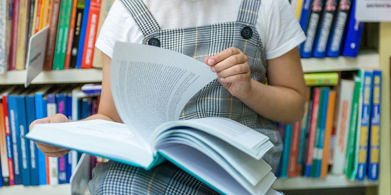 Вселенная книг: сервис «Библиотеки Москвы» опубликовал тематическую подборку ко Дню космонавтики