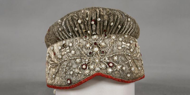 Kikas, festive outfits and gold-embroidered headscarves: how “The Kokoshnik. Beauty Traditions” exhibition to impress visitors