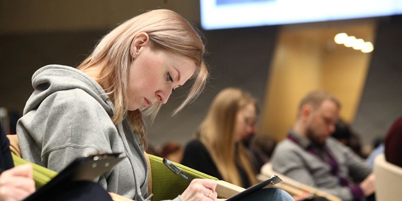 Москвичам расскажут, как распознать финансовую пирамиду