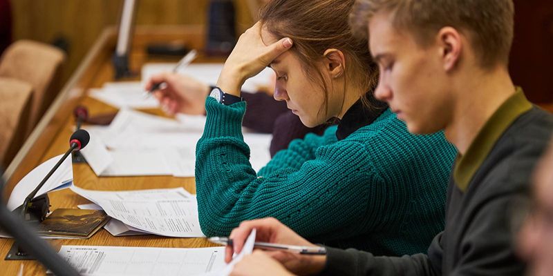 Столичным школьникам и их родителям расскажут, как справиться со стрессом перед ЕГЭ