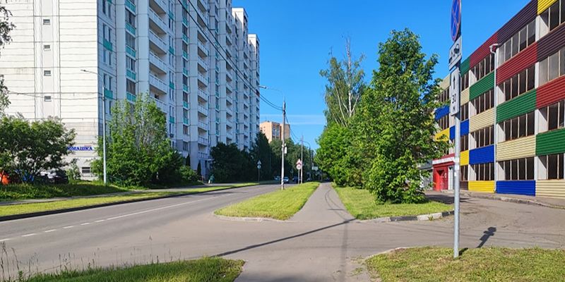Город выставил на торги 20 машино-мест в Матушкине