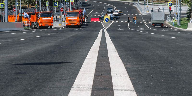Городские службы обновили более 23 миллионов квадратных метров асфальта