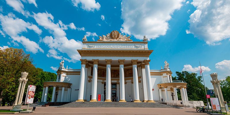 1 сентября москвичи смогут получить свой первый паспорт в торжественной обстановке в центрах госуслуг