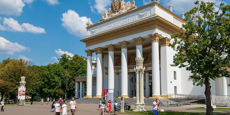 Свыше 11 тысяч школьников стали участниками образовательных проектов во Дворце госуслуг на ВДНХ