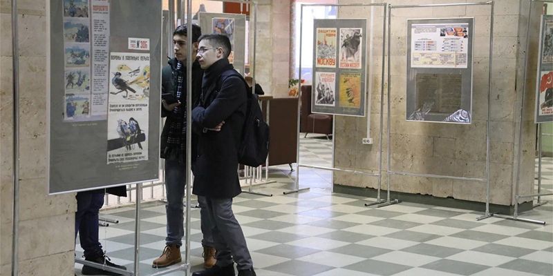 В столице открылась выставка, посвященная агитационным плакатам в годы ВОВ