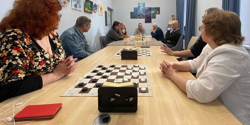 Городской турнир по шашкам пройдет для москвичей «серебряного» возраста