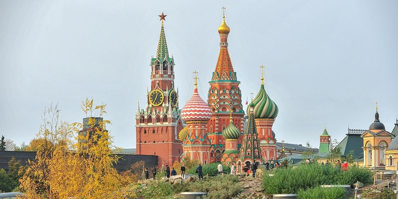 Портрет туриста: кто чаще всего приезжал в Москву летом 2022 года