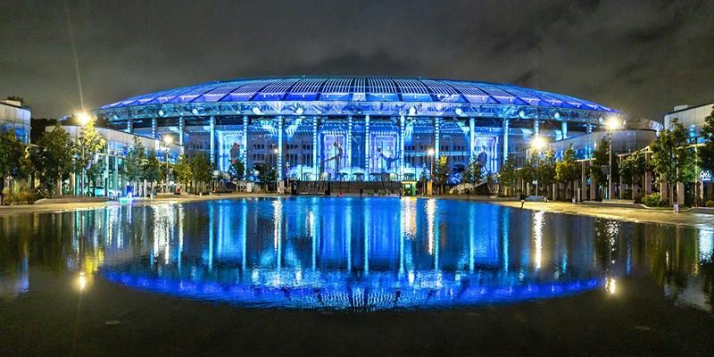 Фестиваль видеомэппинга «Сила в месте» в спорткомплексе «Лужники»