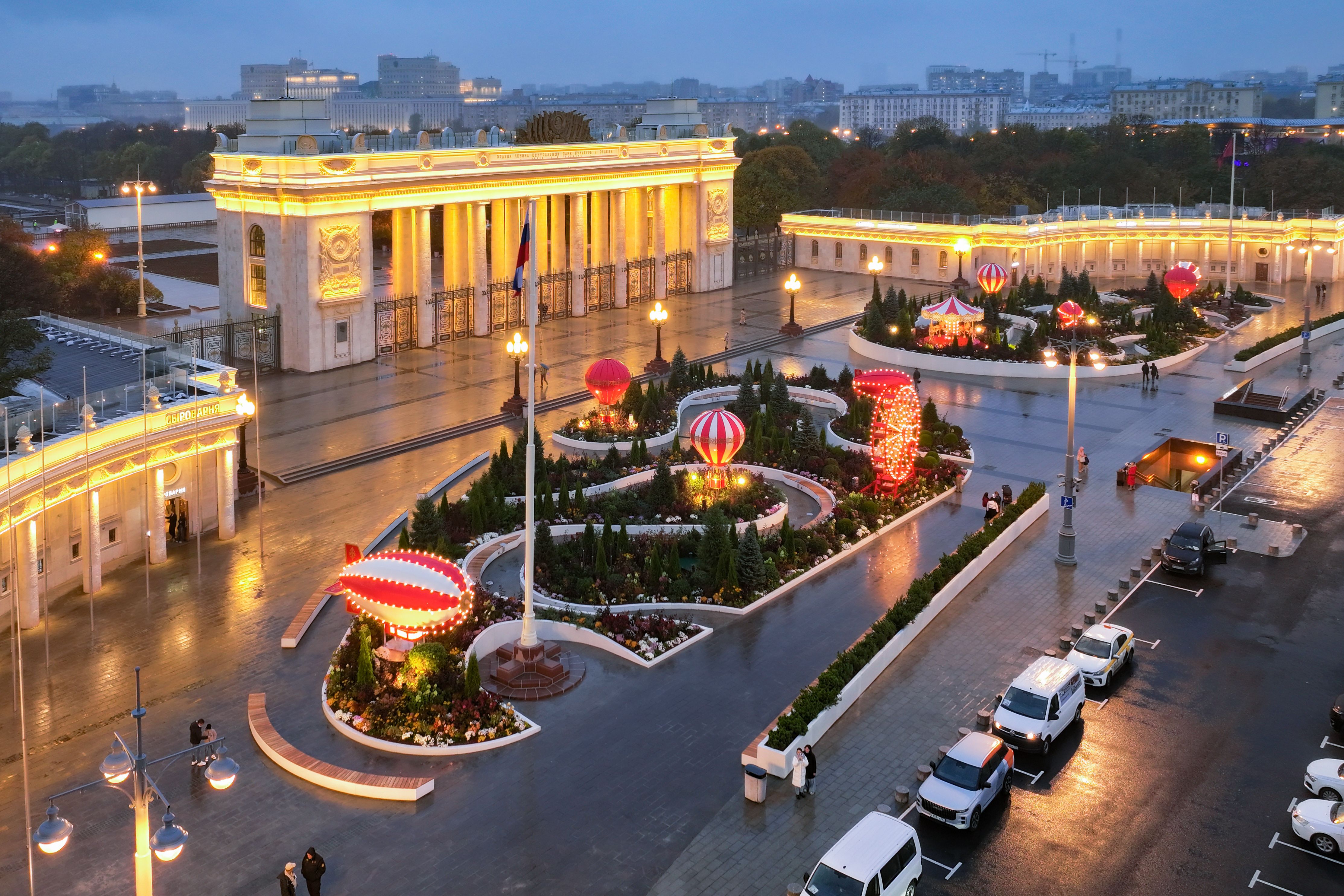 Осмотр основных итогов комплексного благоустройства Парка Горького