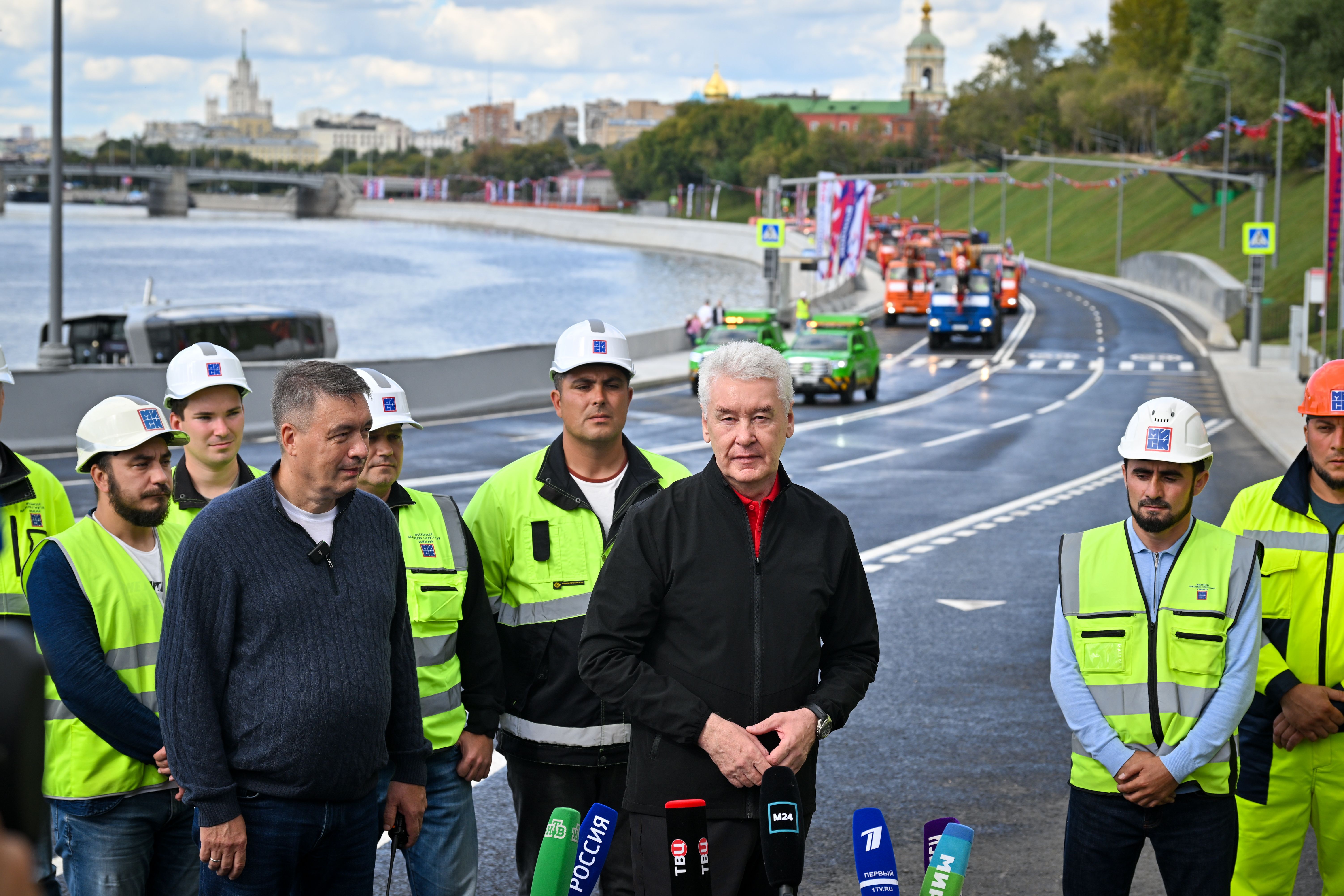 Открытие участков Крутицкой и Симоновской набережных на левом берегу Москвы-реки