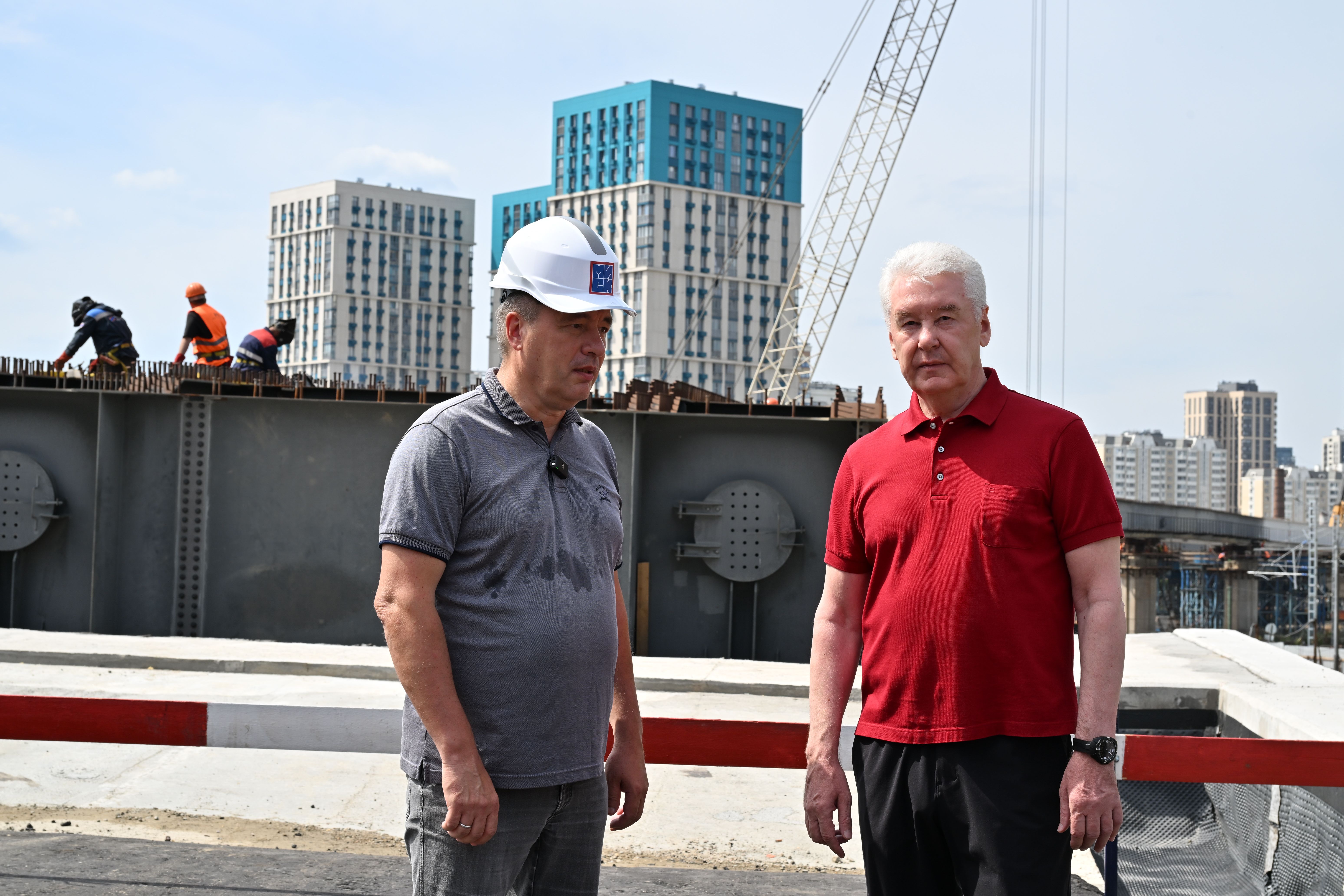 Осмотр строящегося путепровода и дороги-связки между Московским скоростным диаметром и улицей Академика Королева