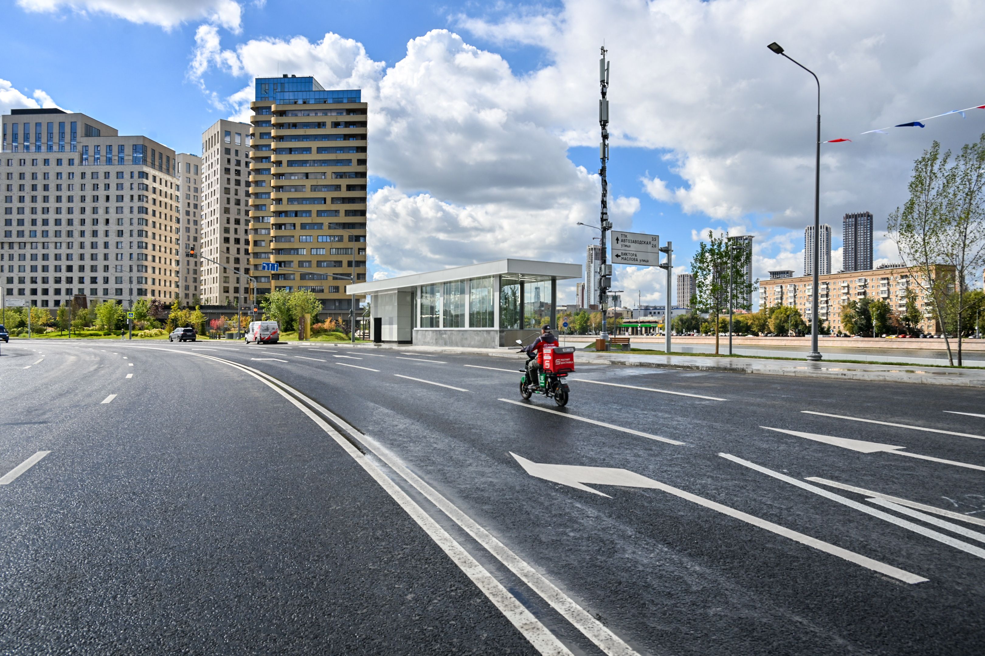 Открытие участков Крутицкой и Симоновской набережных на левом берегу Москвы-реки