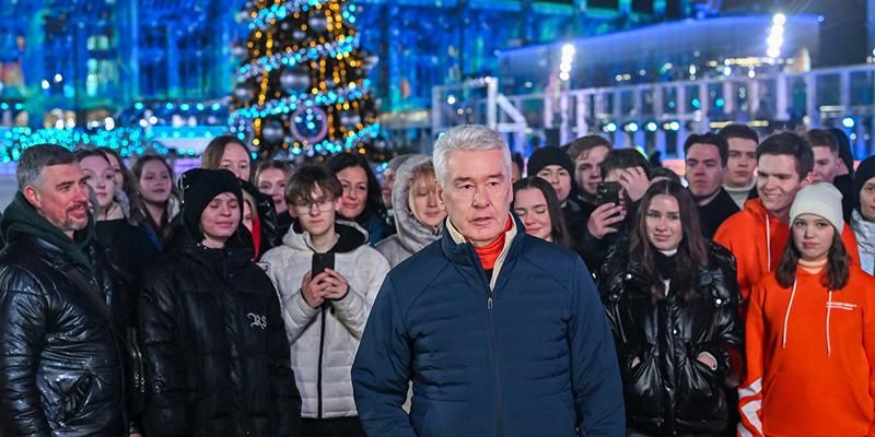 Сергей Собянин открыл уникальный каток в «Лужниках»