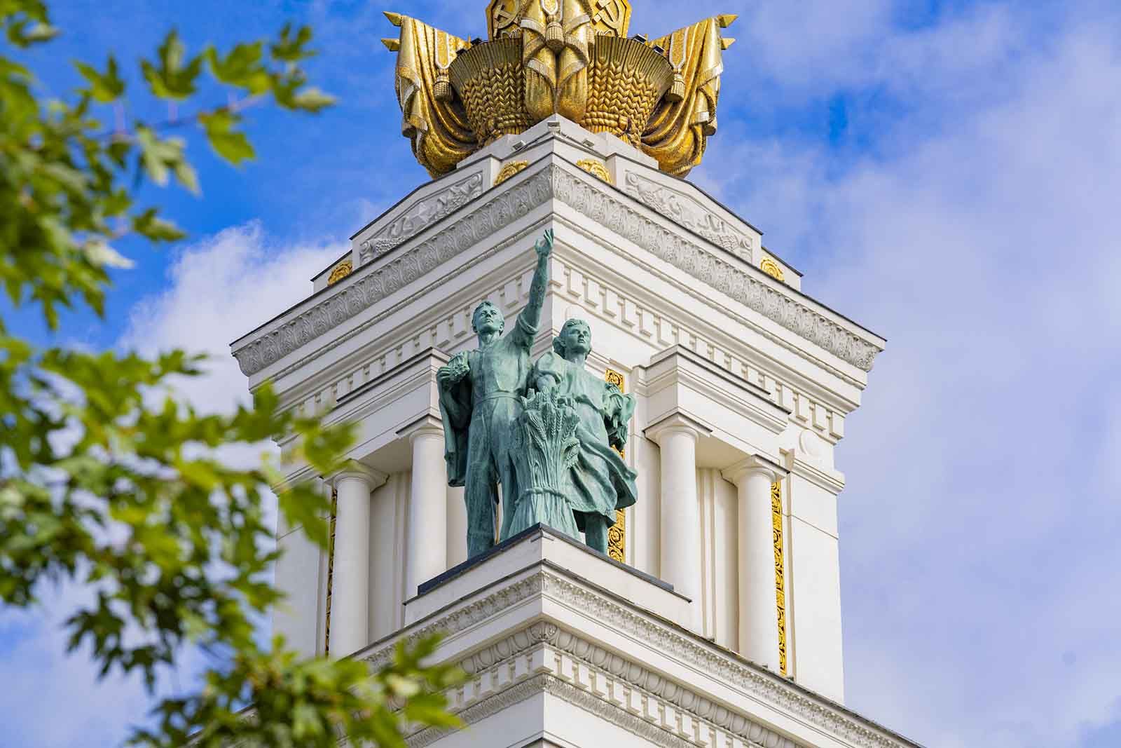 Собянин: На ВДНХ откроется выставка «Искусство сцены. Академическая живопись»