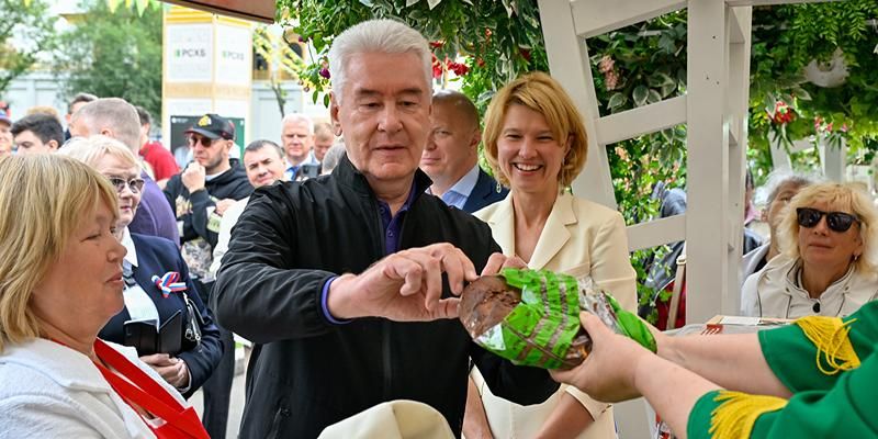 Сергей Собянин и Оксана Лут посетили фестиваль «Вкусы России»