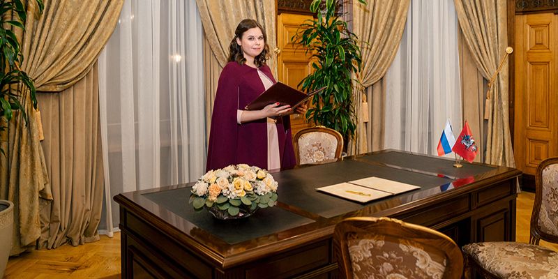 Мэр Москвы поздравил работников загсов с профессиональным праздником