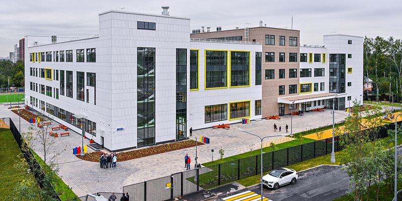 Большинство москвичей выбирают для ребенка школу рядом с домом — Сергей Собянин