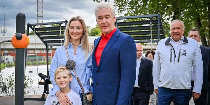Собянин открыл новую прогулочную зону у Беловежского пруда на западе Москвы