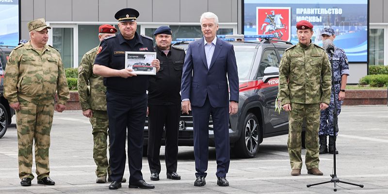 Сергей Собянин передал Росгвардии 100 автомобилей «Москвич»