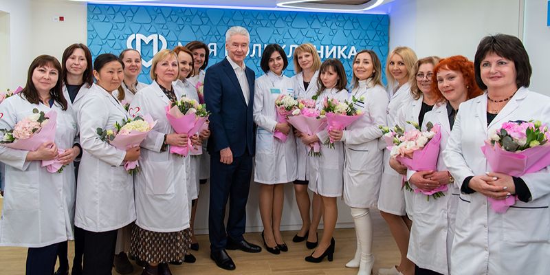 Сергей Собянин поблагодарил женщин-медиков, участвующих в оказании помощи детям из новых регионов