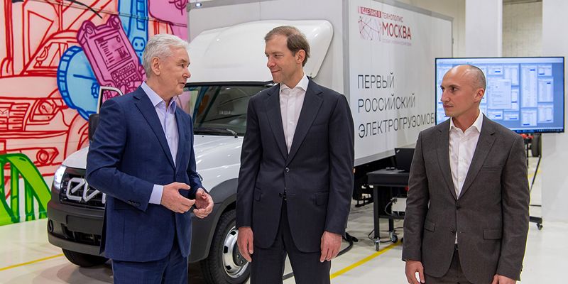 Sergei Sobyanin and Denis Manturov launch 3 high-tech factories in Technopolis Moscow