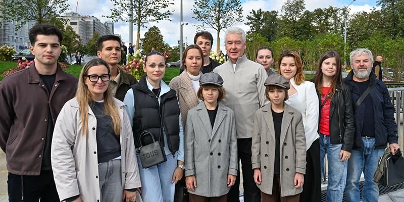 Sergei Sobyanin inaugurates pedestrian bridge in downtown Moscow