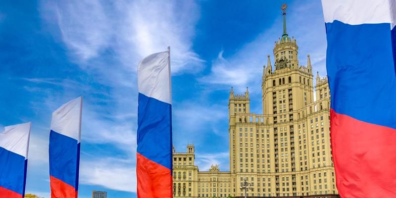 Сергей Собянин поздравил москвичей с Днем флага России