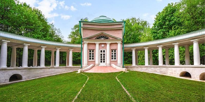 Сергей Собянин рассказал о комплексной реставрации усадьбы Кузьминки