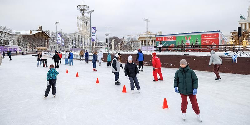 Каток ВДНХ в этом сезоне снова стал центром зимнего отдыха — Мэр Москвы