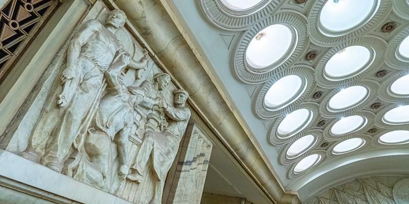Собянин: На станцию метро «Электрозаводская» вернулись исторические горельефы