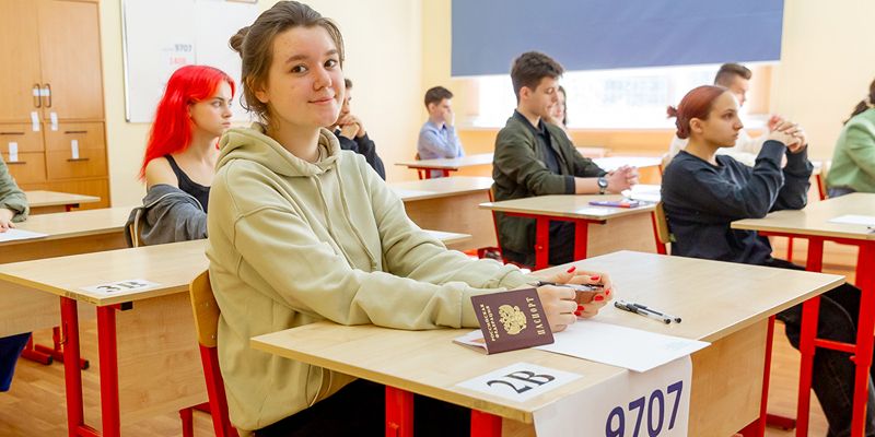 Сергей Собянин поздравил московских выпускников с блестящей сдачей ЕГЭ
