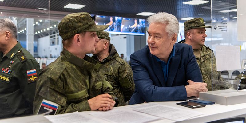 Сергей Собянин встретился с московскими контрактниками в центрах «Авангард» и «Патриот»