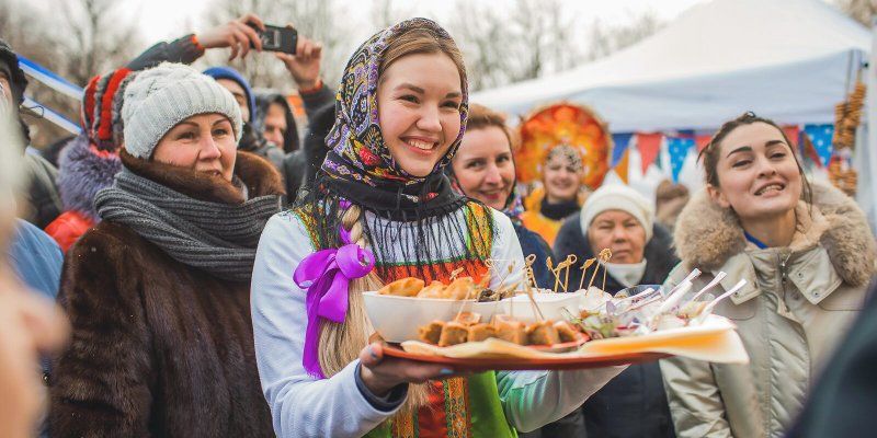 Частушки, песни и, конечно, блины: как отметили Масленицу в Екатерининском парке