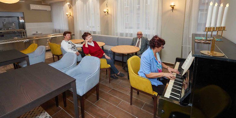 Делаем елочные игрушки и проходим квесты: что приготовили центры соцобслуживания на следующую неделю