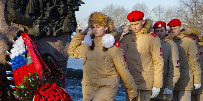 Строить будущее, помня о прошлом: молодые волонтеры — об участии в патриотических акциях