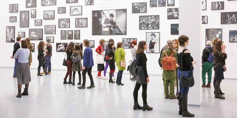 Архив Сержа Лидо и снимки Сергея Ястржембского: что посмотреть на биеннале «Мода и стиль в фотографии»