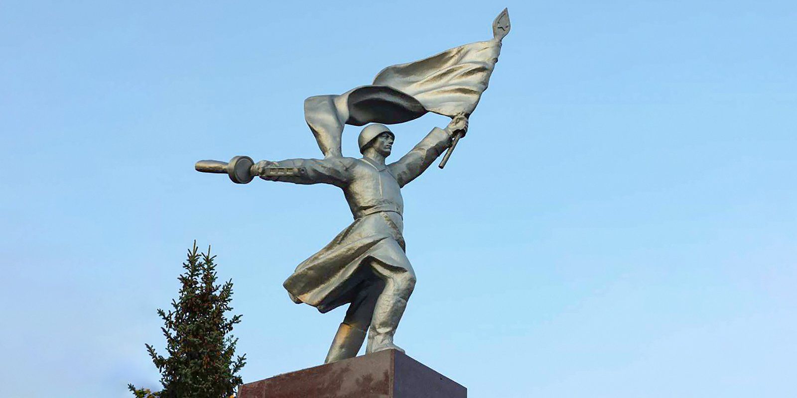 Памятник павшим в Великой Отечественной войне 1941–1945 годов. Владимир Глебов. Озеры. 1968 год