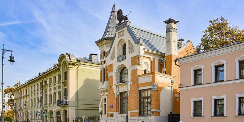 Лилии, атланты и львы: где искать московский модерн