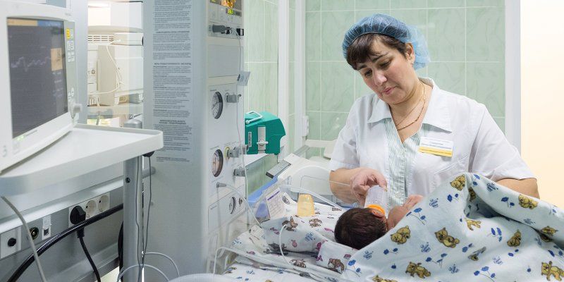 Сколько малышей появилось на свет в обновленном роддоме № 27 за год