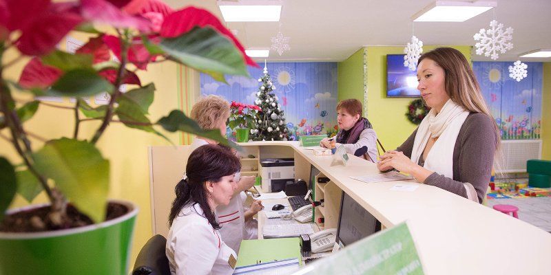 Школа молодых родителей и профилактика заболеваний: программа городских поликлиник с 23 по 28 декабря
