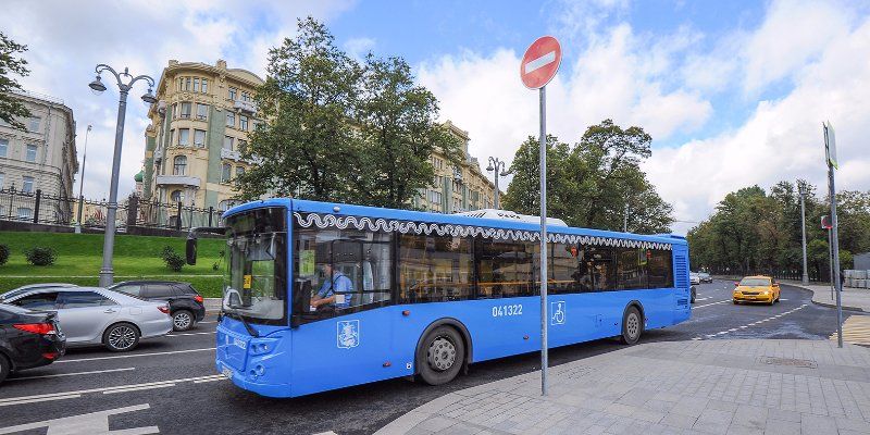 Почти 600 низкопольных автобусов пополнят автопарк Мосгортранса