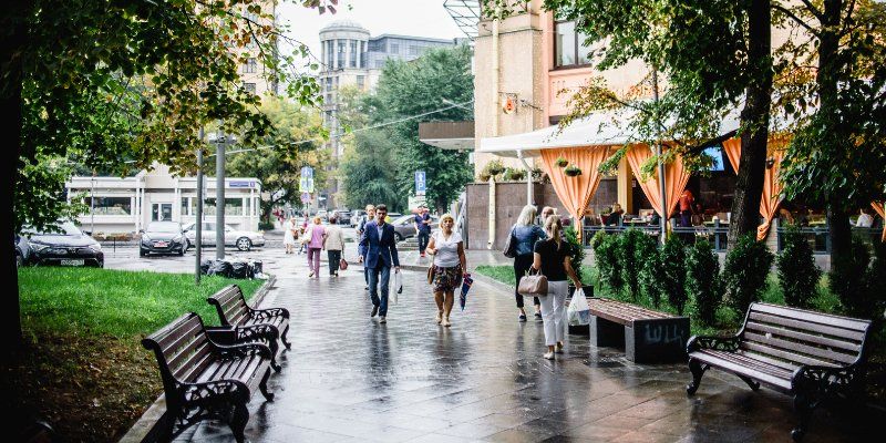 Осторожно, гроза: дождь и сильный ветер сохранятся до конца дня