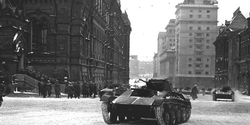 7 ноября 1941 года: Главархив Москвы рассказывает об историческом параде на Красной площади