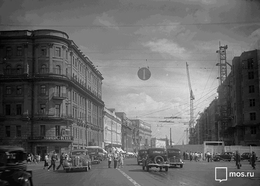 Gorky Street. Photographer unknown (1930s). Main Archive Directorate of Moscow