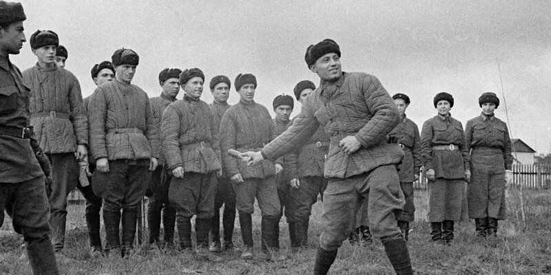 Главархив рассказал, как в октябре 1941 года трудящиеся собирались для защиты столицы