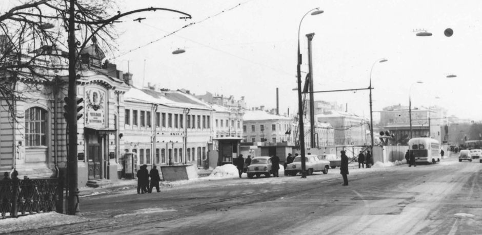 Тургеневская площадь.  Автор &ndash; В.А. Потулов. Дата съёмки &ndash; 1971г. Архивный фонд города Москвы