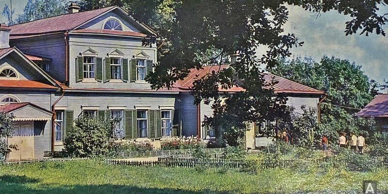 Любовь к слову: в день филолога Главархив рассказал о своих книгах про писателей