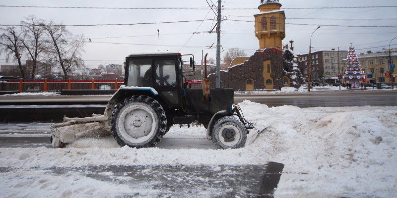 Улицы от снега убирает максимальное количество техники