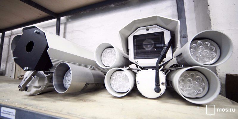 До конца года 150 дорожных камер заменят муляжами