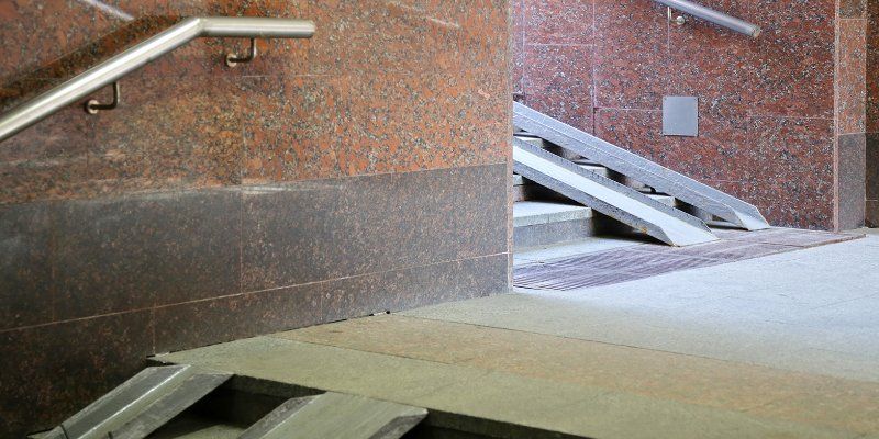 В Савелках началось строительство надземного пешеходного перехода
